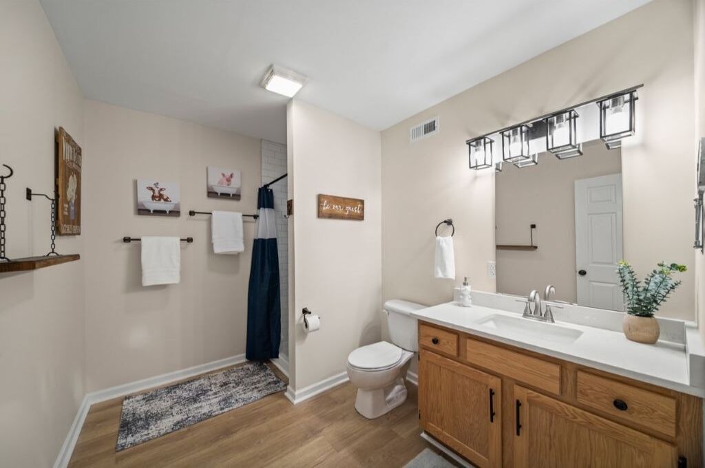 Photo of Bathroom in Sunset Road