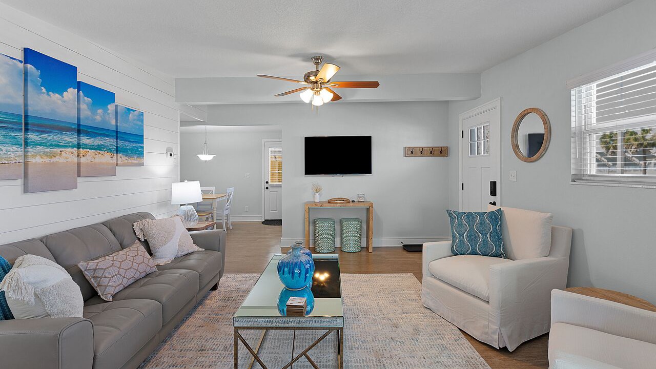 Photo of Livingroom in Jacksonville Beach