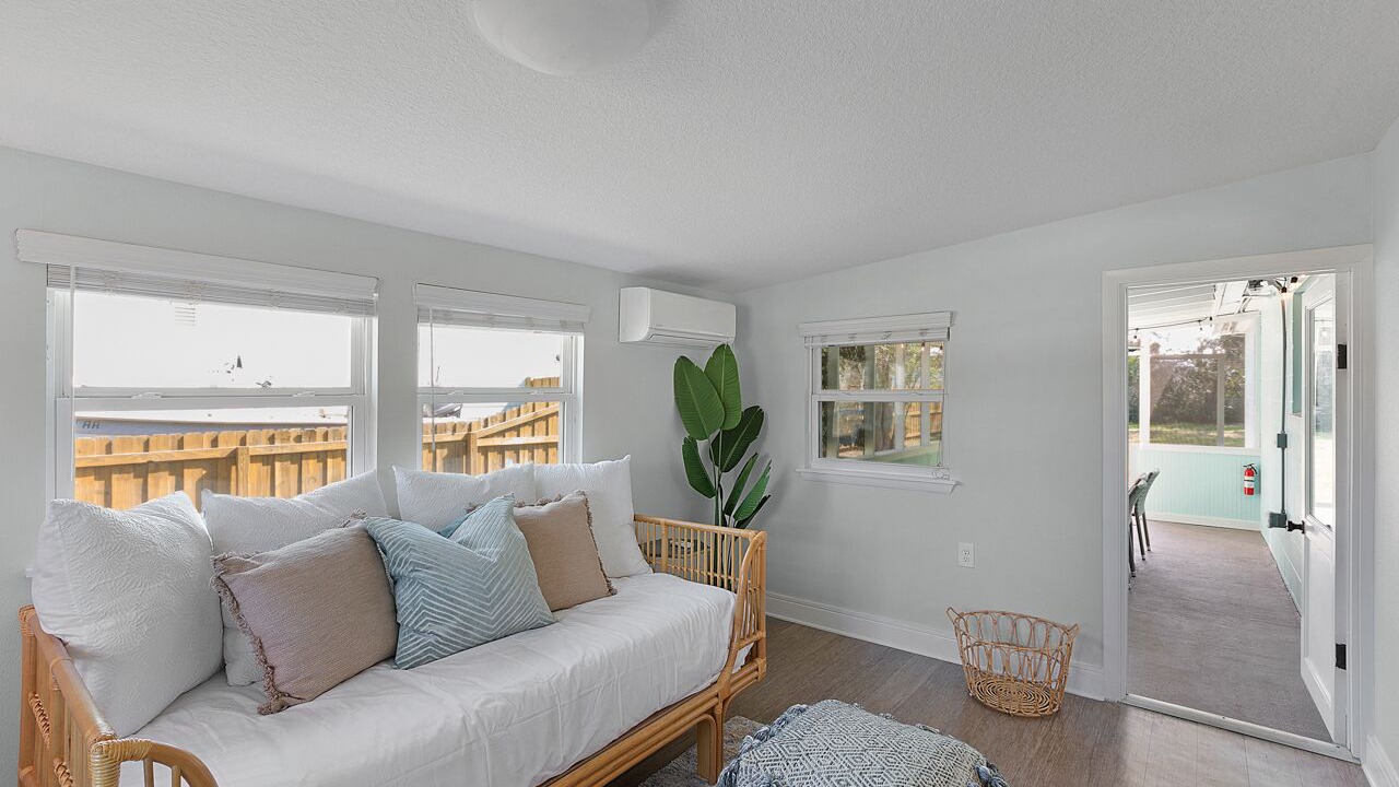 Photo of Livingroom in Jacksonville Beach