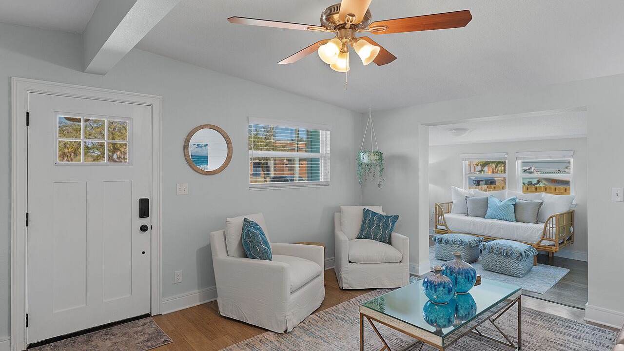 Photo of Livingroom in Jacksonville Beach