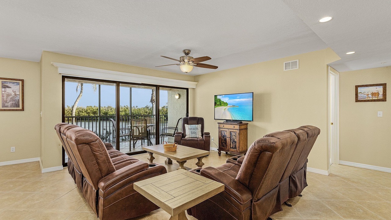 Photo of Livingroom in Bokeelia