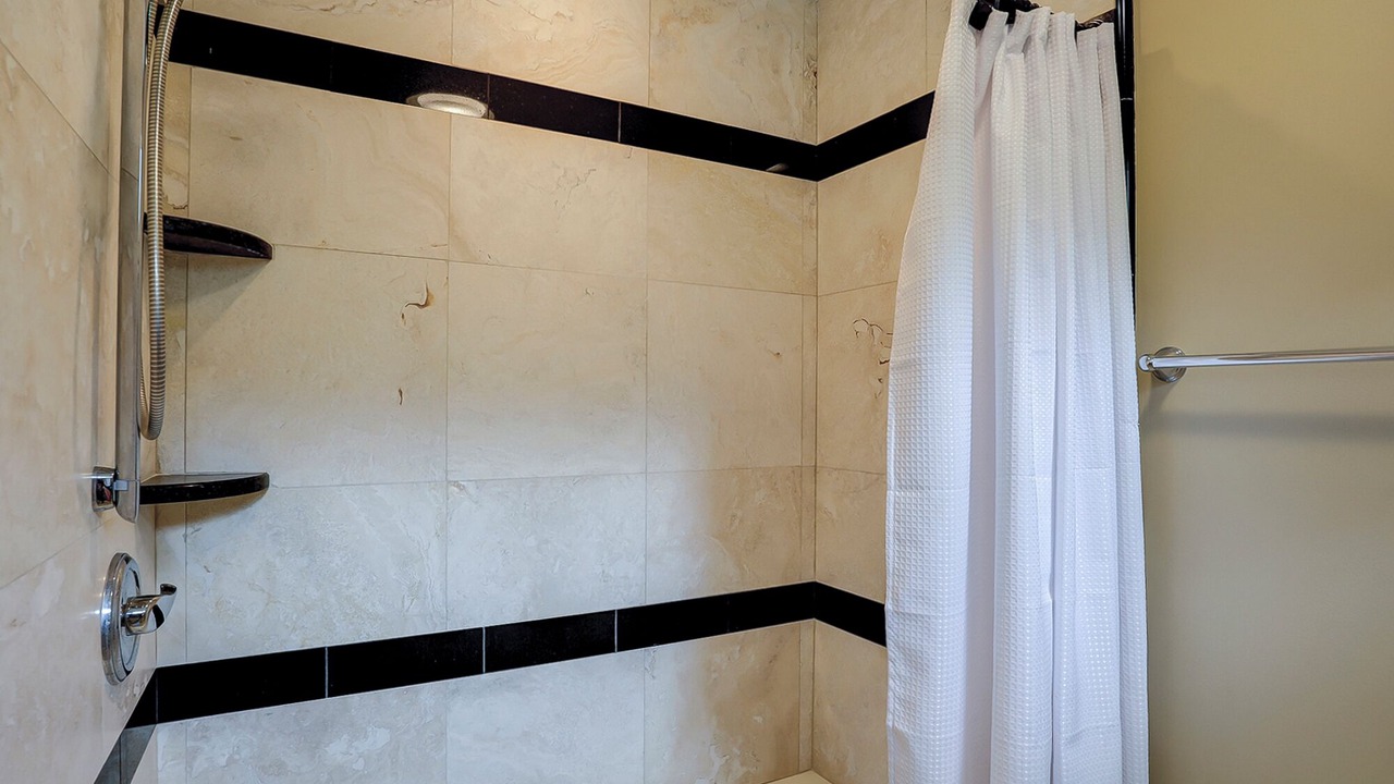 Photo of Bathroom in Shipyard Plantation