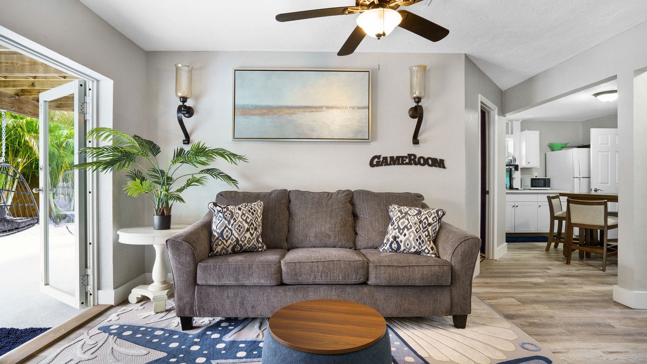 Photo of Livingroom in Bay Colony