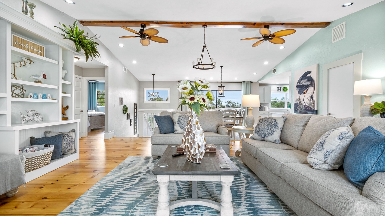 Photo of Livingroom in Bay Colony