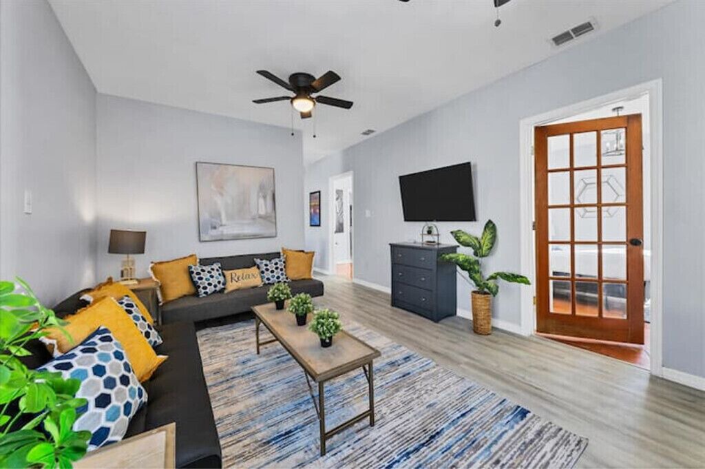 Photo of Livingroom in Tampa