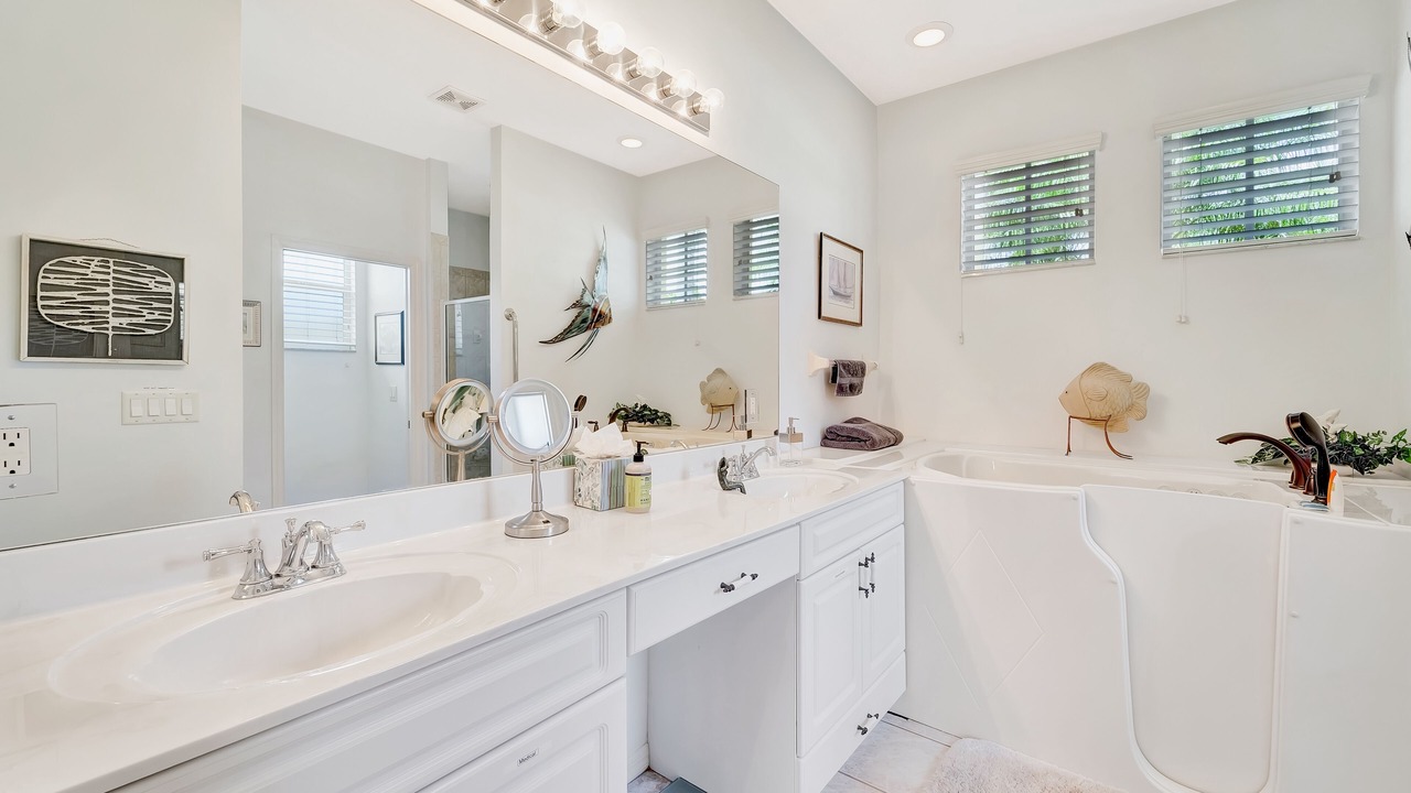 Photo of Bathroom in Herons Glen