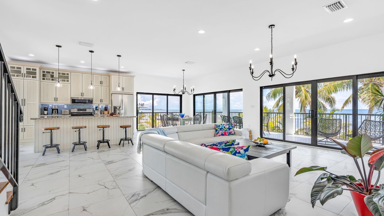 Photo of Livingroom in Marathon