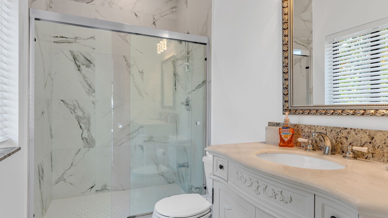 Photo of Bathroom in Marathon