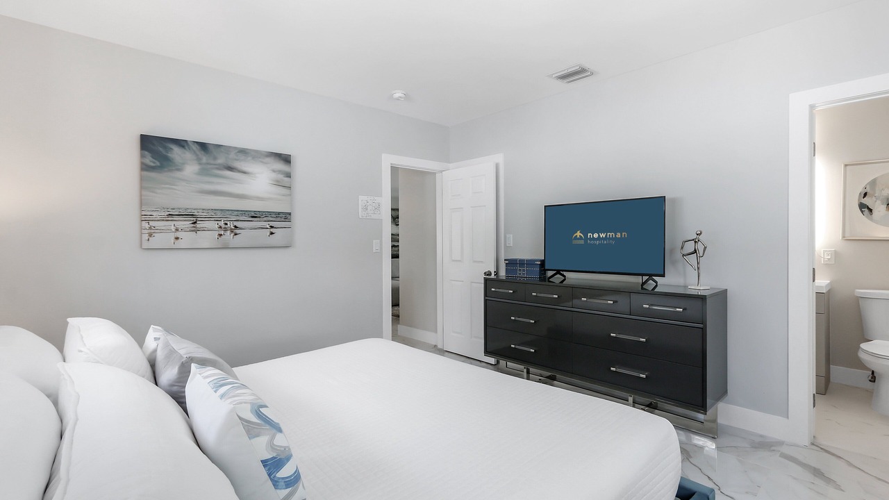 Photo of Bedroom in Lauderdale Beach