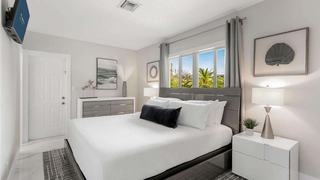 Photo of Bedroom in Lauderdale Beach