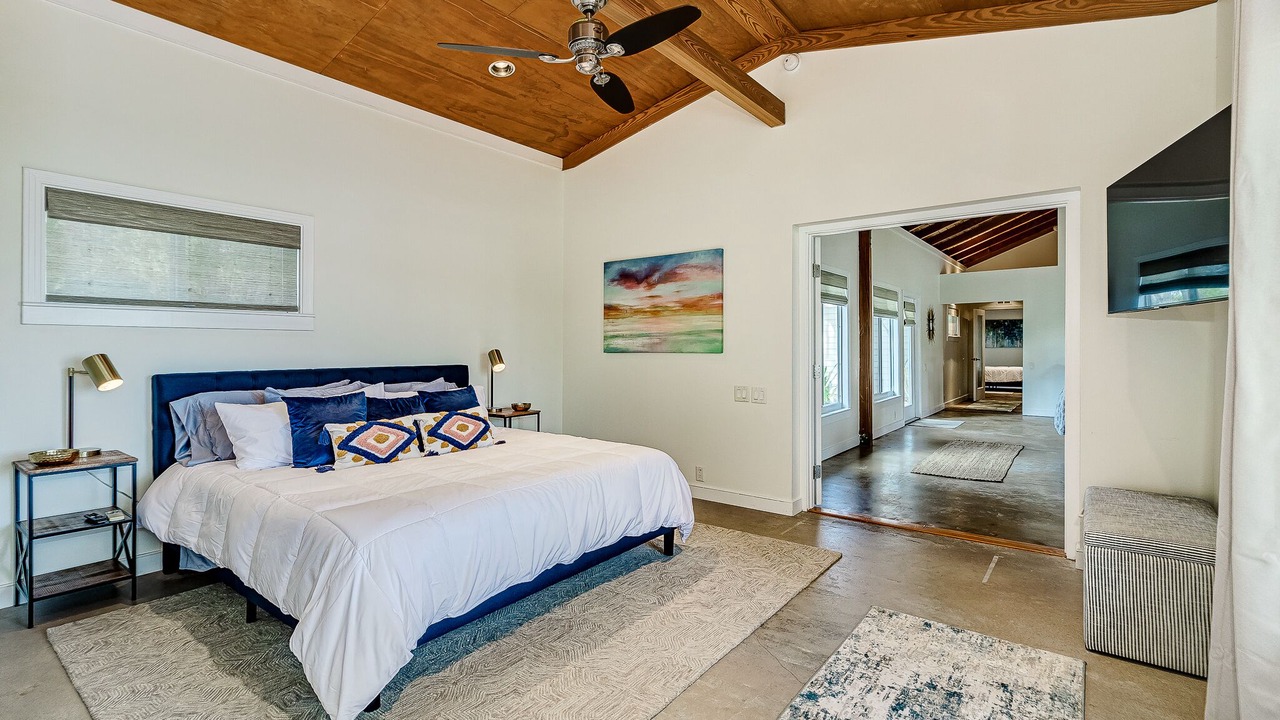 Photo of Bedroom in Crooked Lake