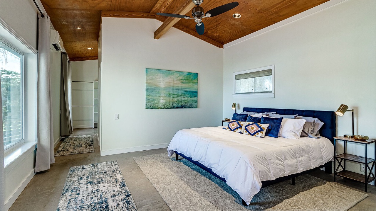 Photo of Bedroom in Crooked Lake