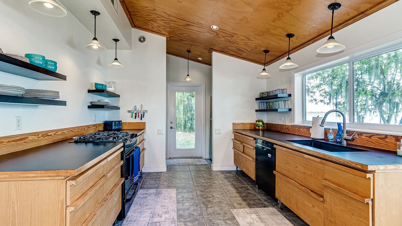 Photo of Kitchen in Crooked Lake