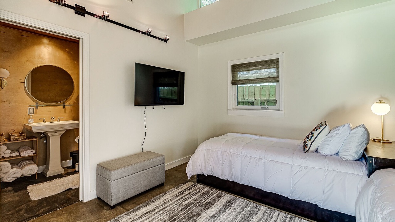 Photo of Bedroom in Crooked Lake