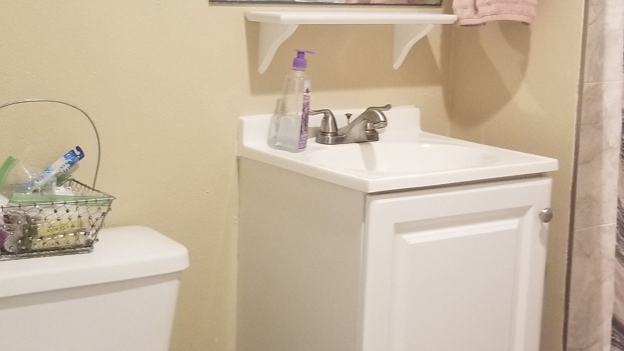 Photo of Bathroom in Weeki Wachee Gardens