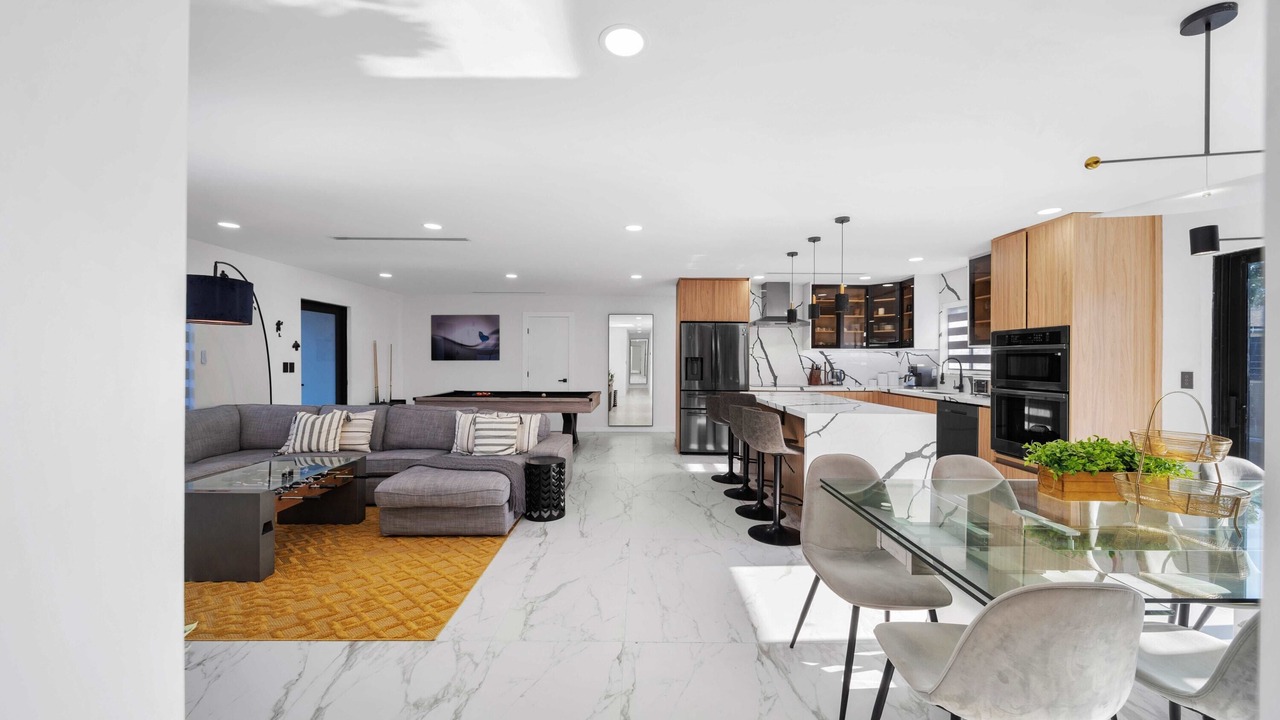 Photo of Livingroom in Golden Glades