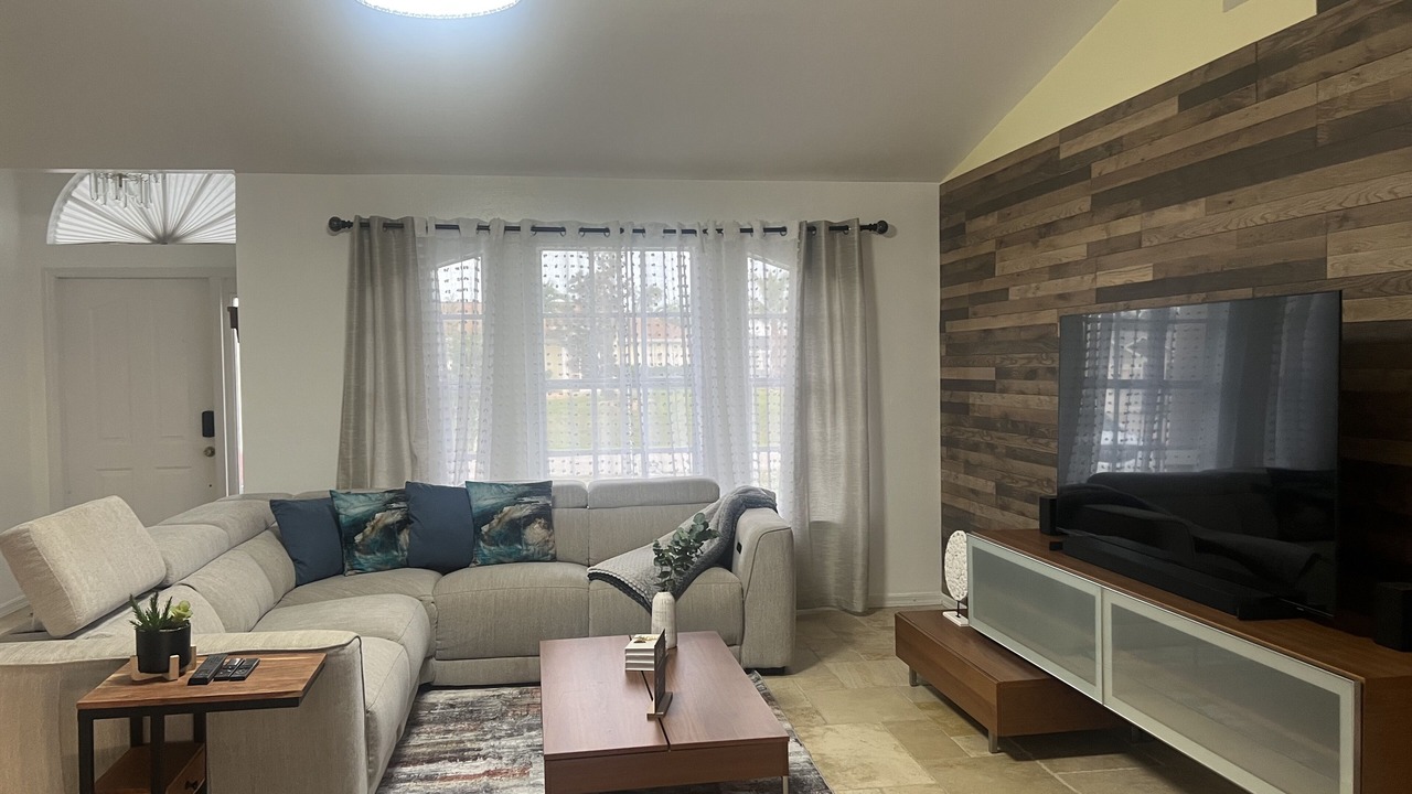 Photo of Livingroom in Mariner