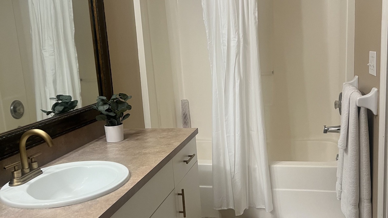 Photo of Bathroom in Mariner