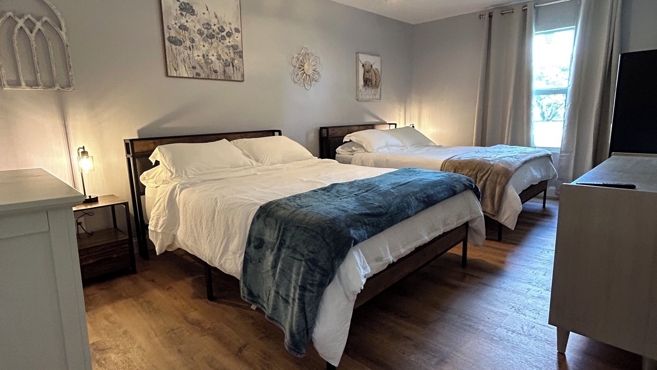 Photo of Bedroom in Taylor Creek
