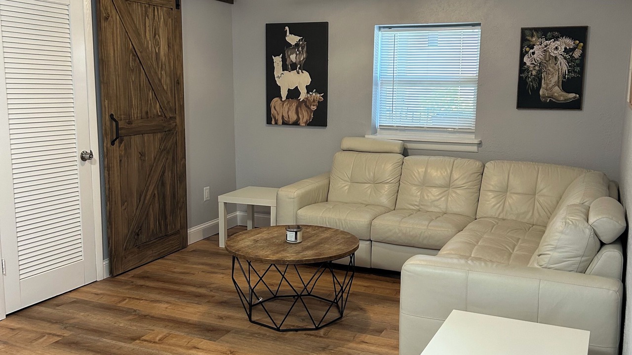 Photo of Livingroom in Taylor Creek