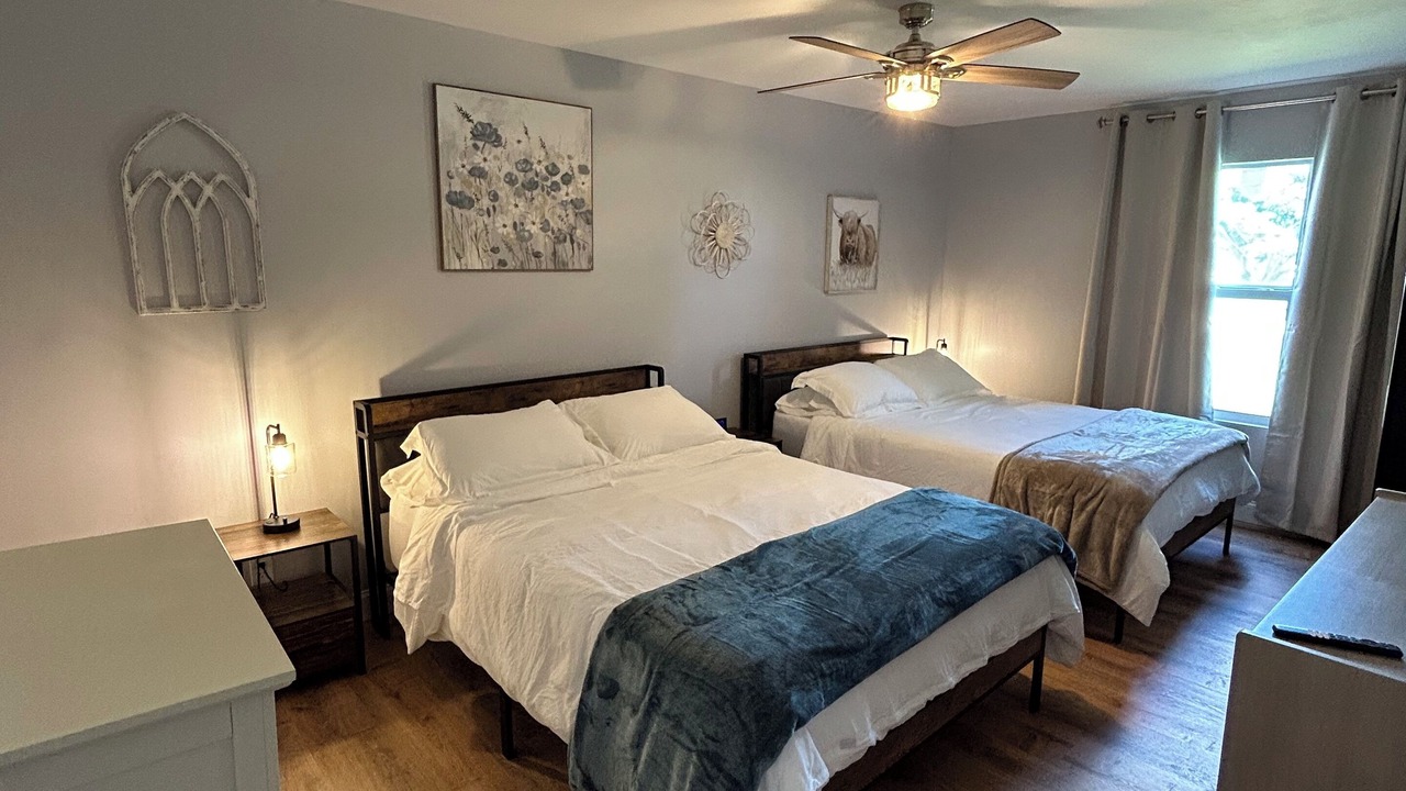 Photo of Bedroom in Taylor Creek