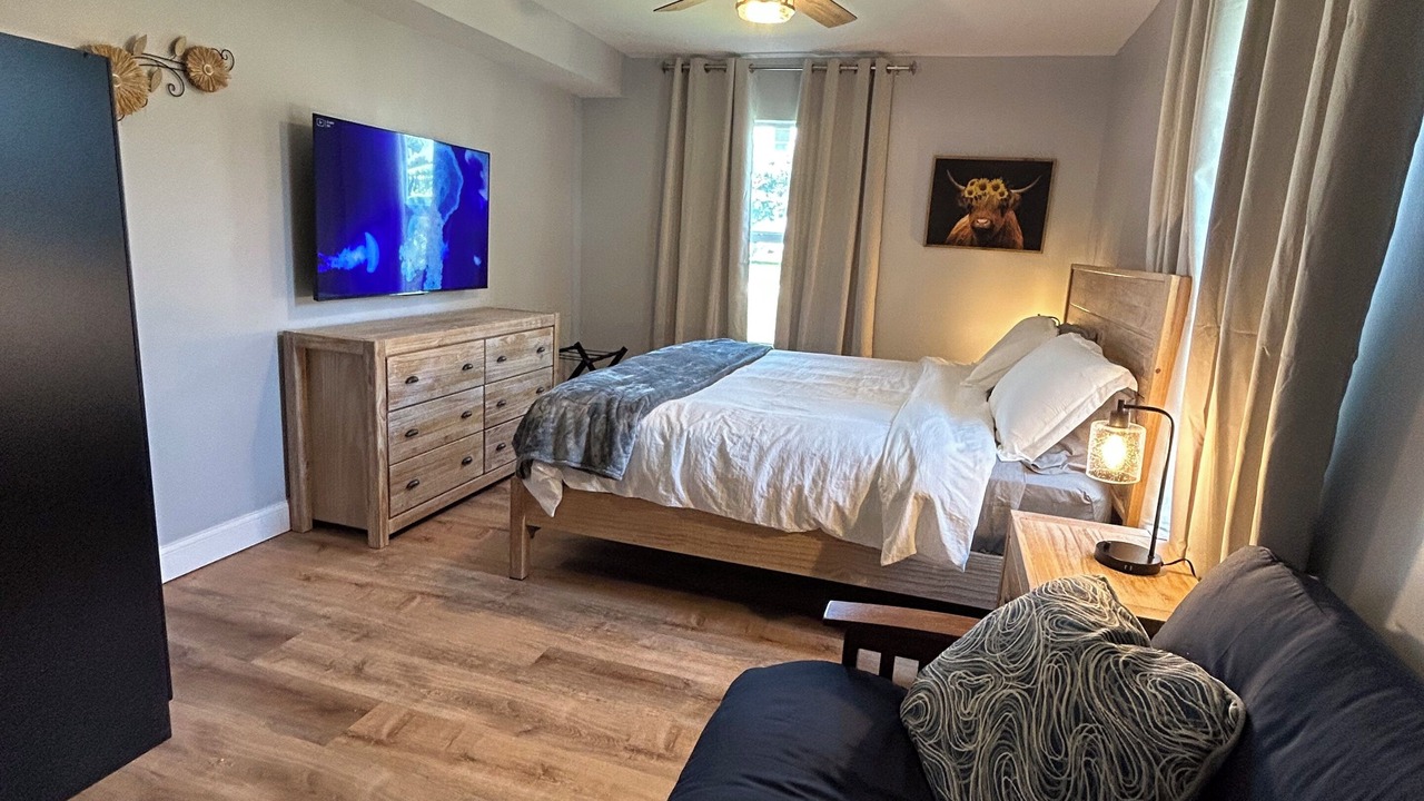 Photo of Bedroom in Taylor Creek