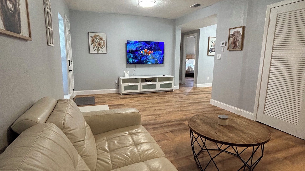 Photo of Livingroom in Taylor Creek
