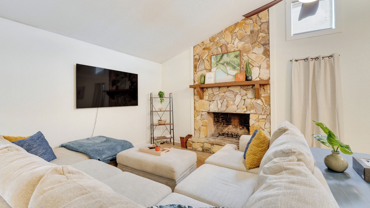 Photo of Livingroom in Cypress Gardens