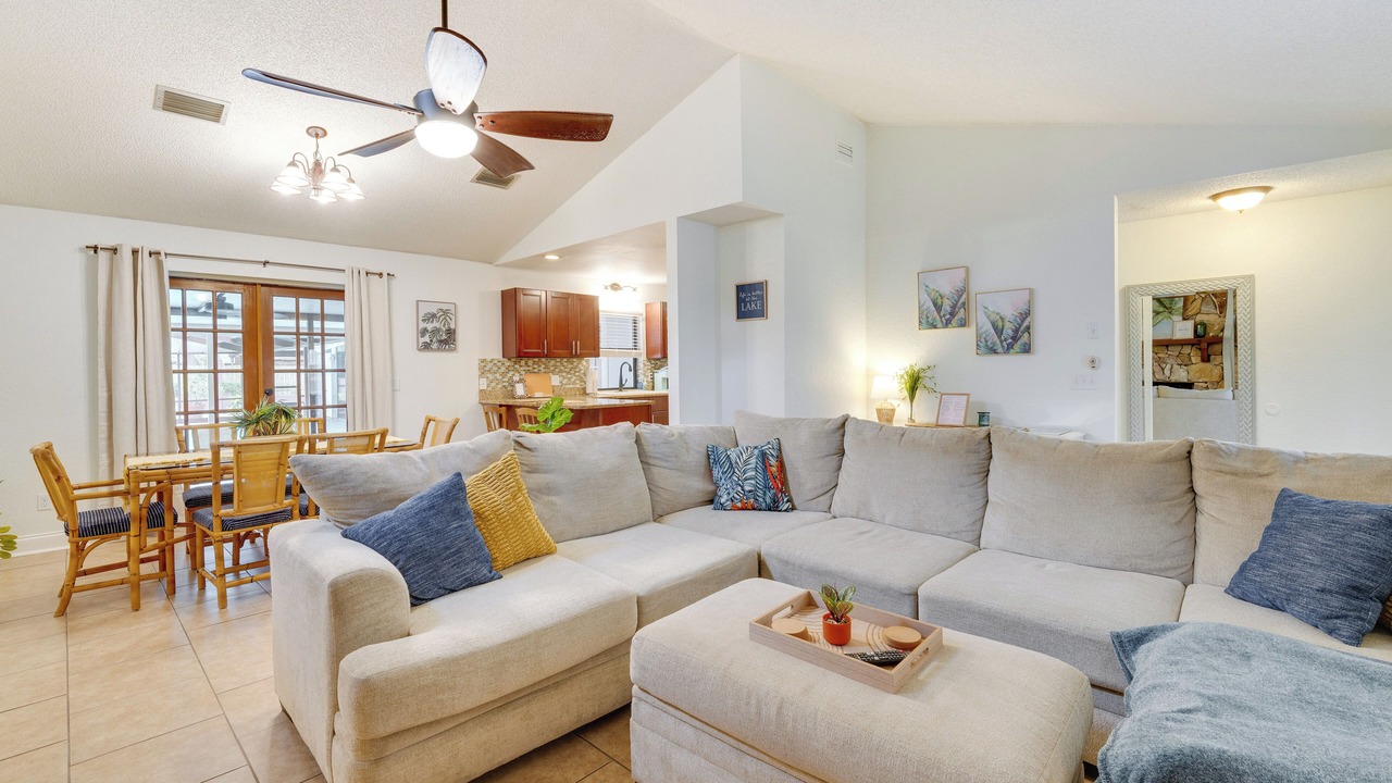Photo of Livingroom in Cypress Gardens