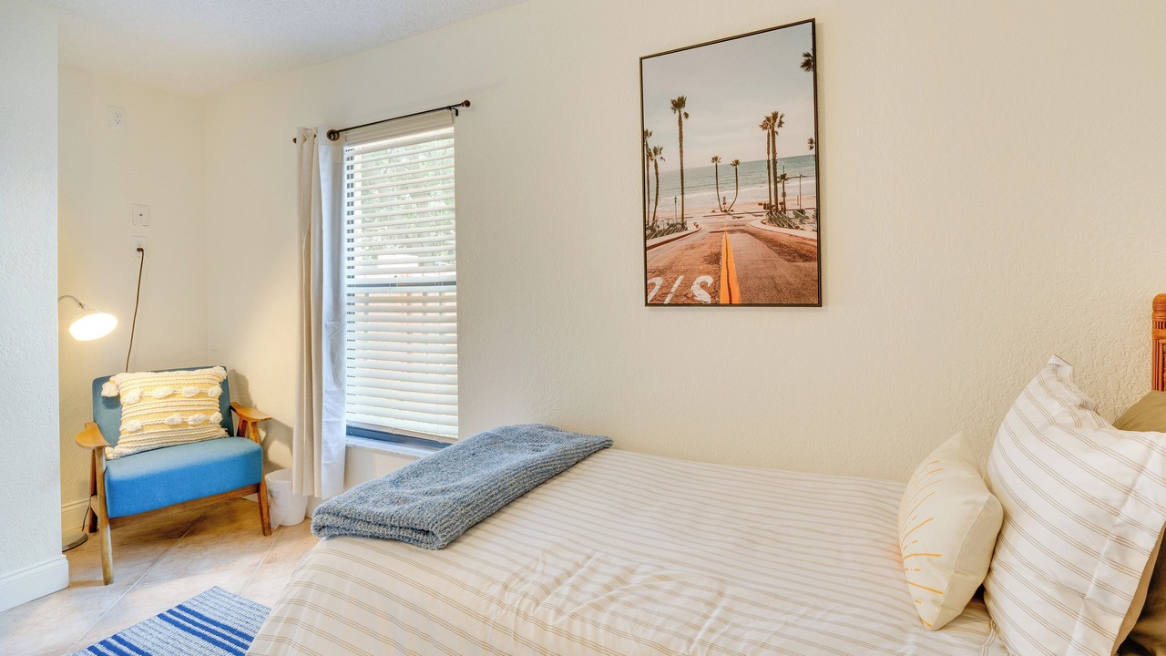 Photo of Bedroom in Cypress Gardens