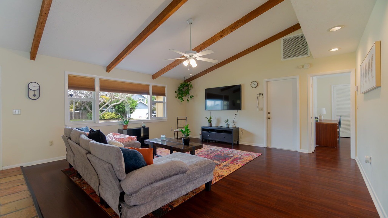 Photo of Livingroom in North Palm Beach Heights