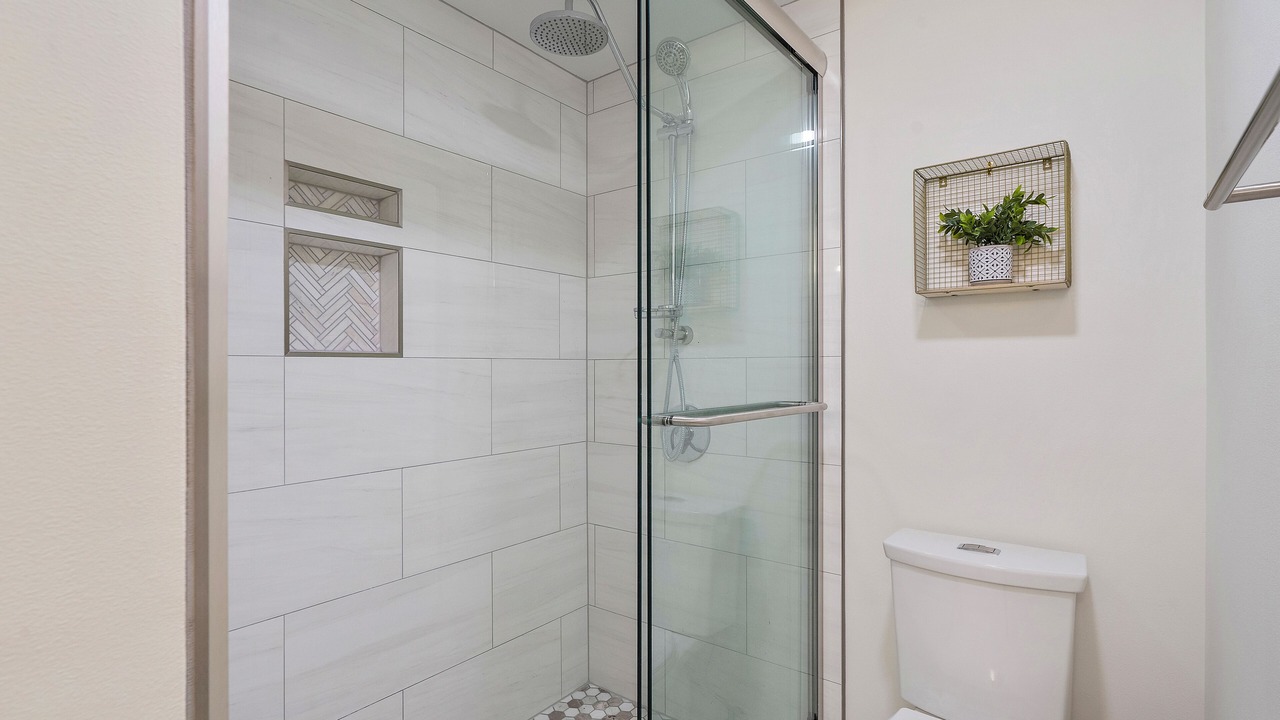Photo of Bathroom in Bayshore Gardens