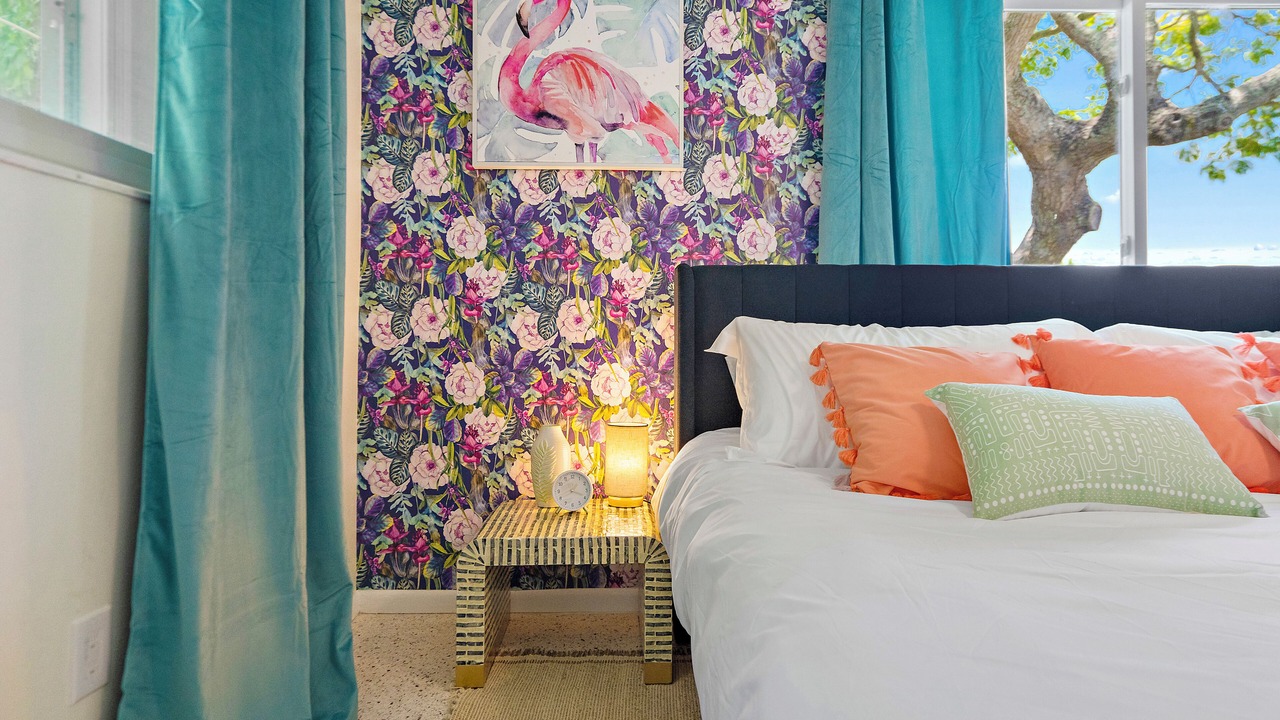 Photo of Bedroom in Bayshore Gardens