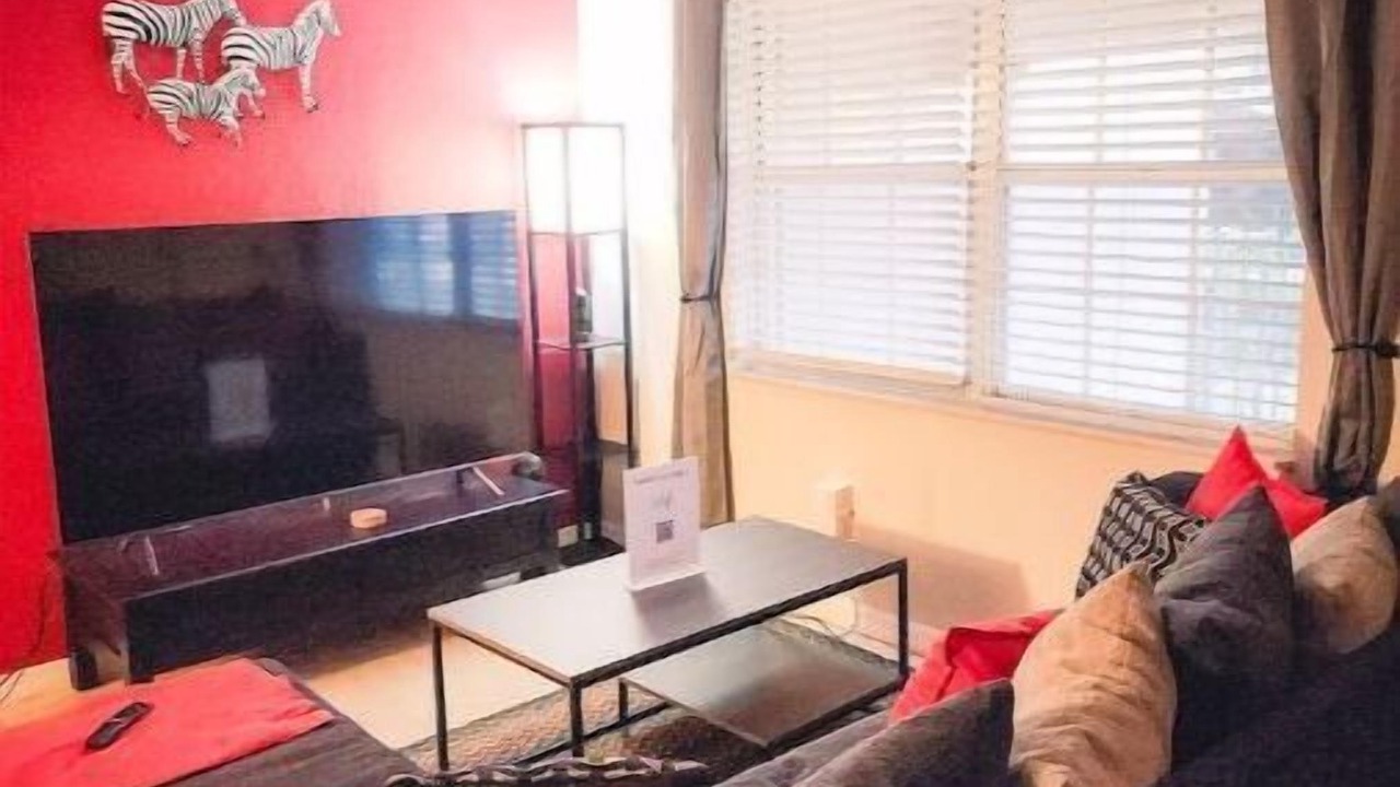 Photo of Livingroom in Bearss Plaza