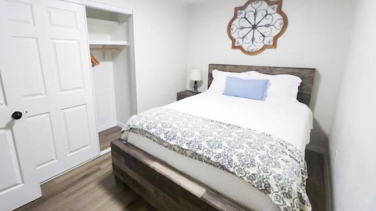 Photo of Bedroom in Bearss Plaza