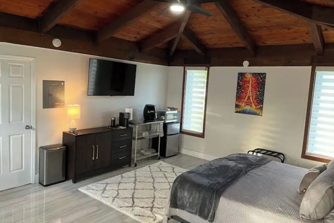 Photo of Bedroom in Golfview Harbor