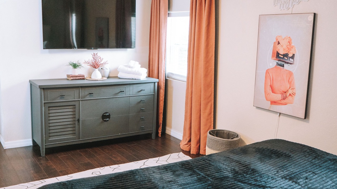 Photo of Bedroom in Carver City - Lincoln Gardens