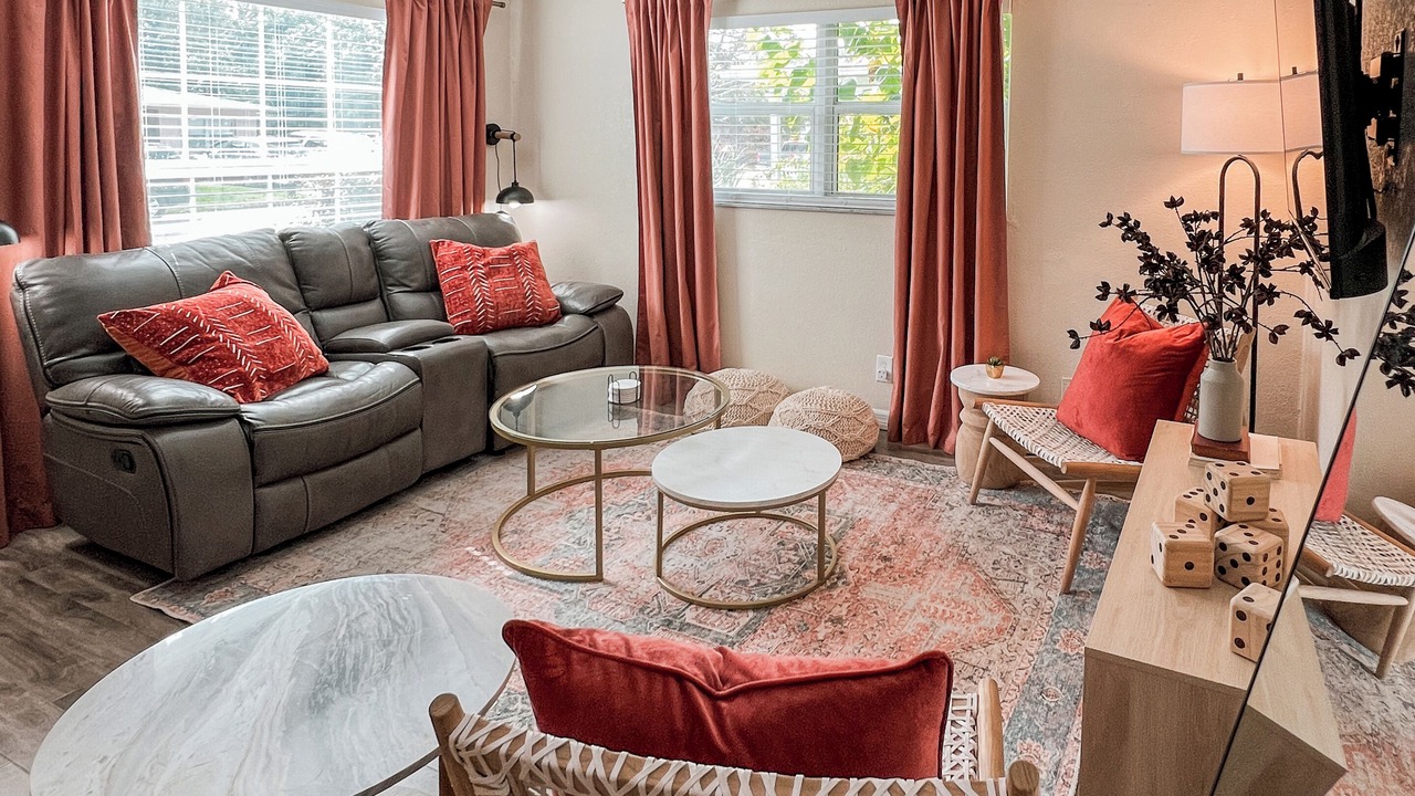 Photo of Livingroom in Carver City - Lincoln Gardens