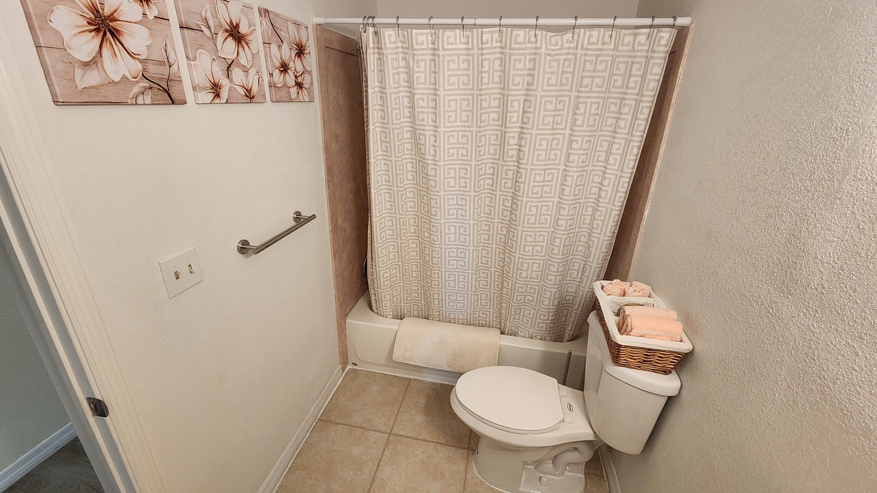 Photo of Bathroom in Englewood South