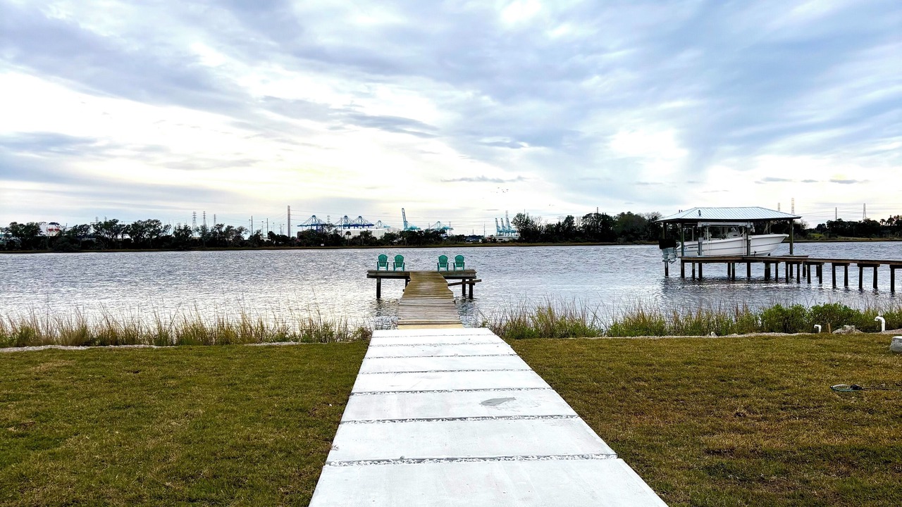 Photo of Others in Brown Island