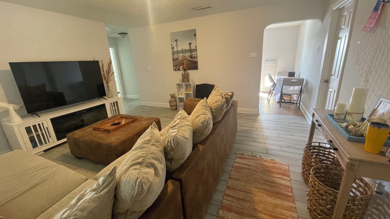 Photo of Livingroom in Brown Island