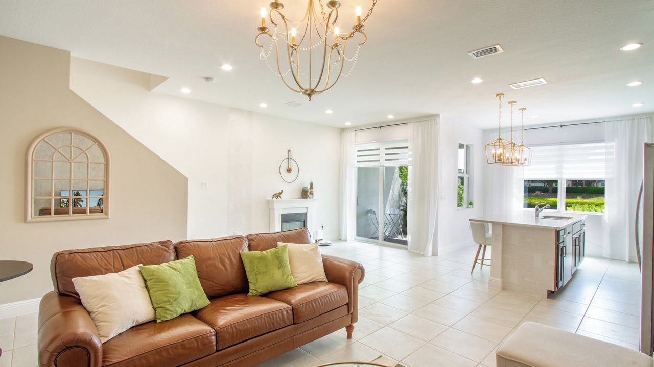 Photo of Livingroom in Deerfield Beach
