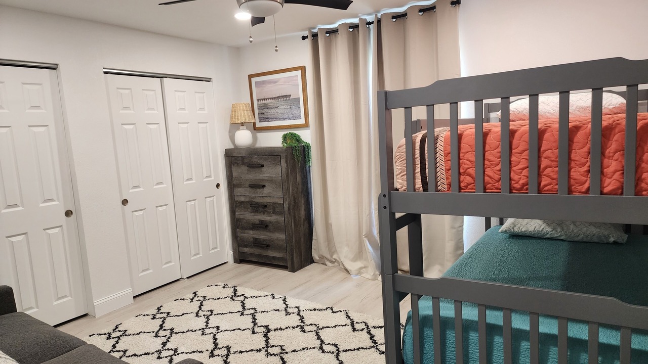 Photo of Bedroom in Bayshore Gardens
