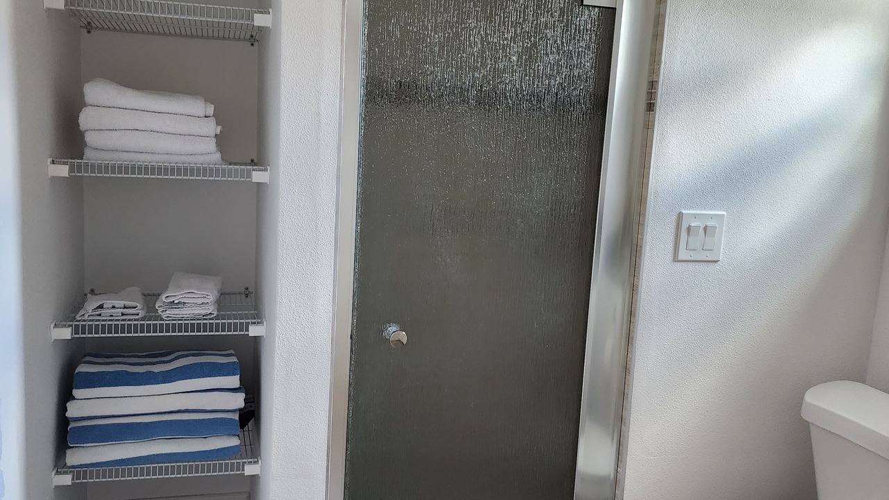 Photo of Bathroom in Bayshore Gardens