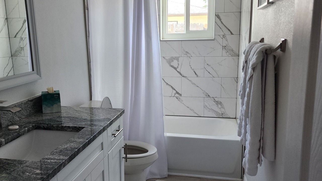 Photo of Bathroom in Bayshore Gardens
