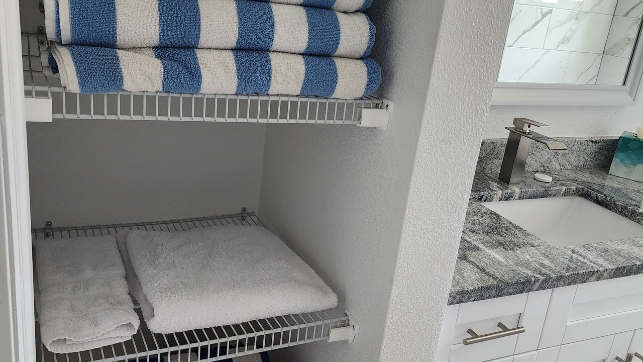 Photo of Bathroom in Bayshore Gardens