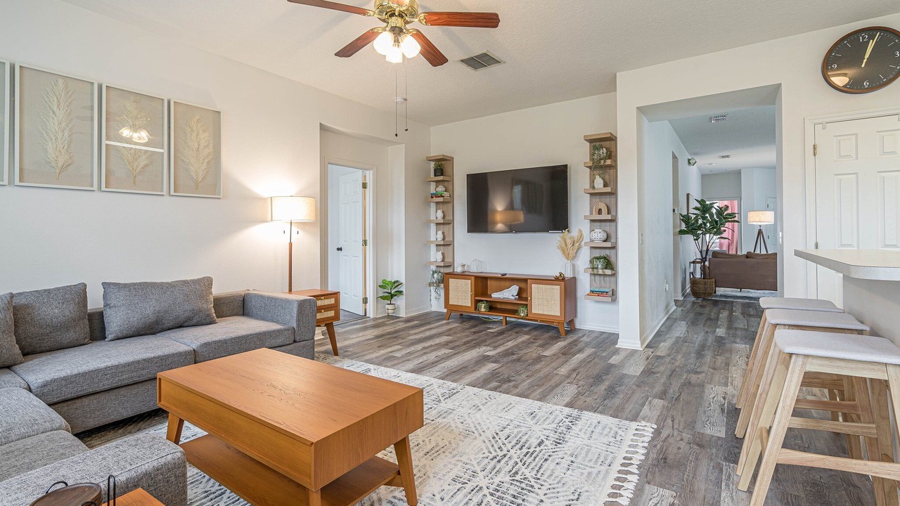 Photo of Livingroom in Windwood Bay