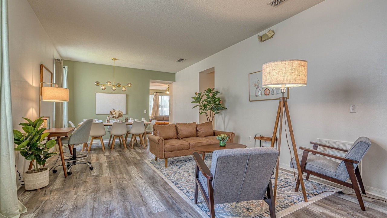Photo of Livingroom in Windwood Bay