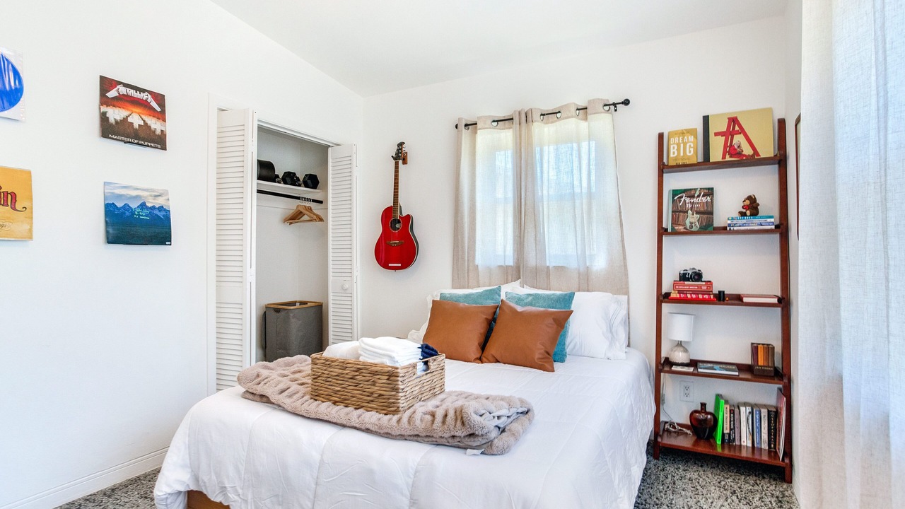 Photo of Bedroom in Greater Pinellas Point