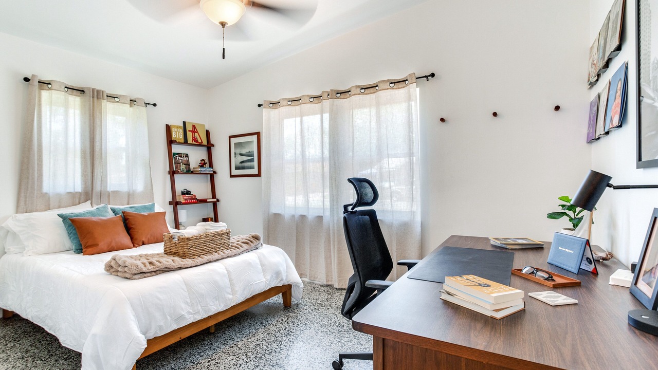 Photo of Bedroom in Greater Pinellas Point